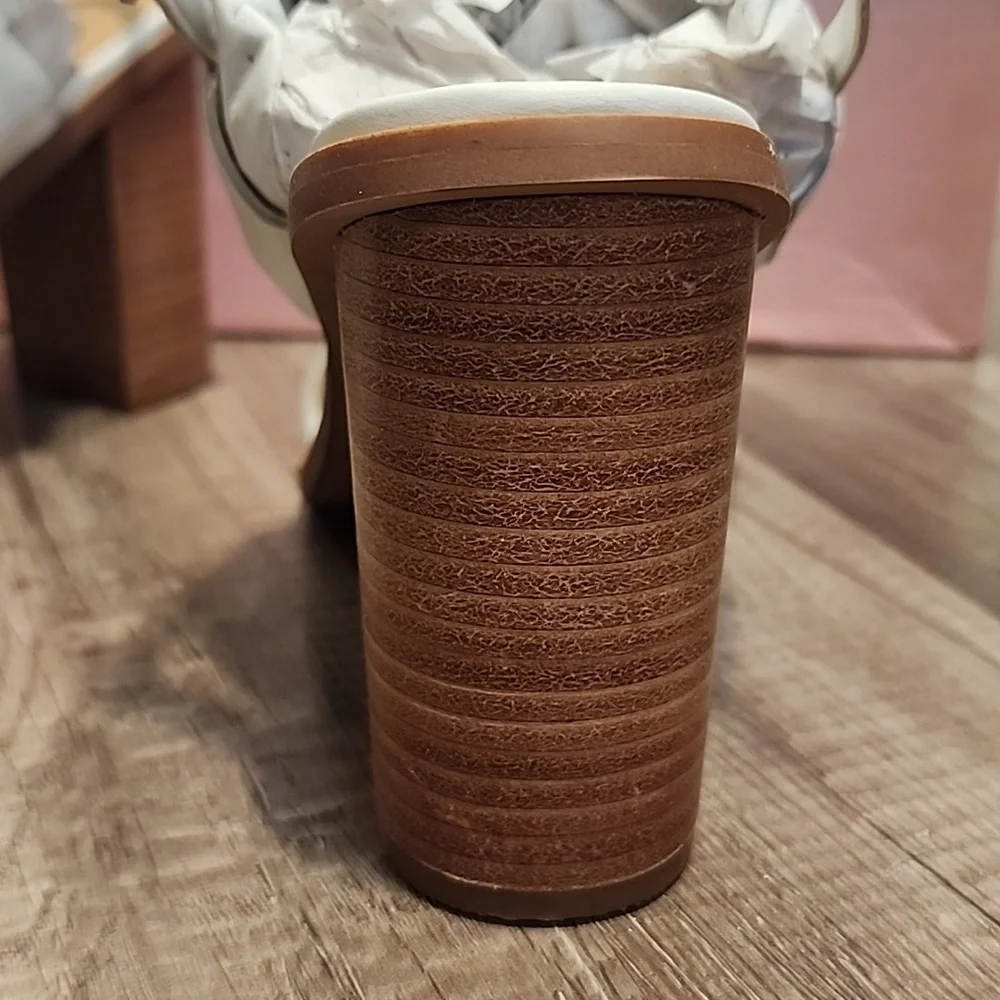 Lisa Vicky Oasis Slingback Sandal Ankle Strap White 8 1/2 Heels $99 - Picture 4 of 5